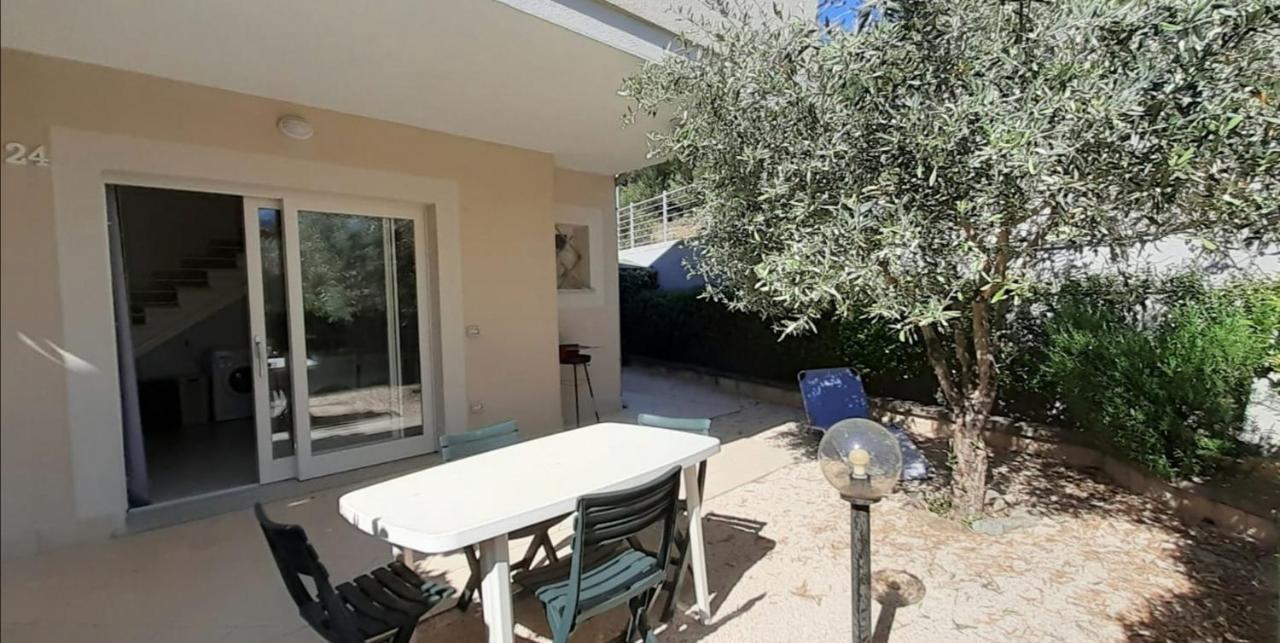 Villetta Federico Climatizzata Con Giardino Privato Viddalba Eksteriør bilde